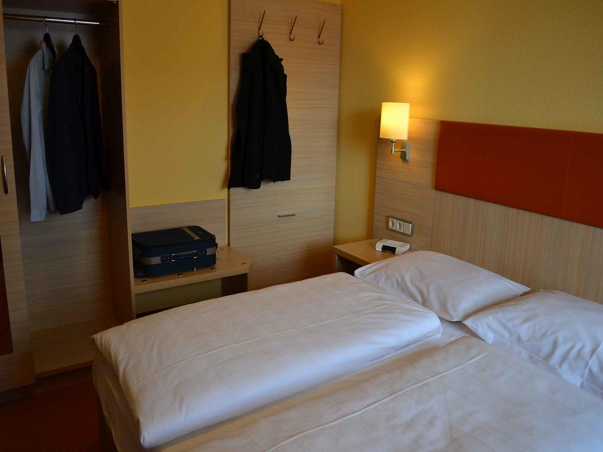Hotel-Gasthof Rotes Ross Markt Einersheim Exterior foto